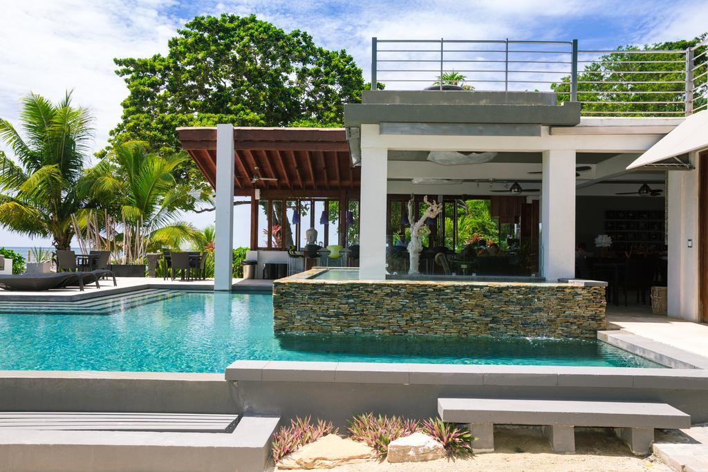 Xbalanque Resort West Bay Exterior photo