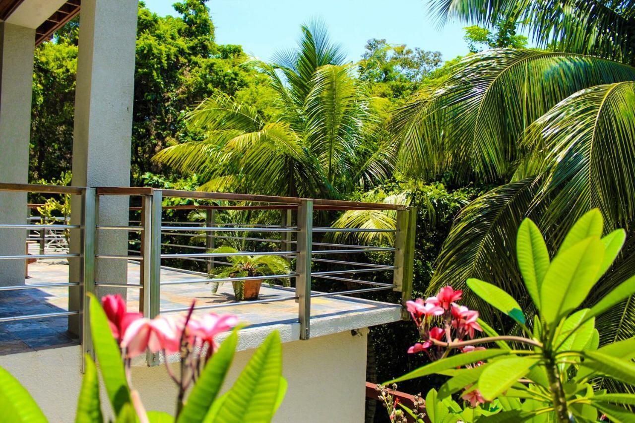 Xbalanque Resort West Bay Exterior photo