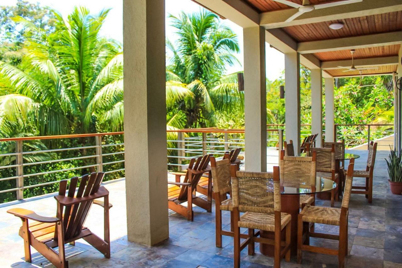 Xbalanque Resort West Bay Exterior photo